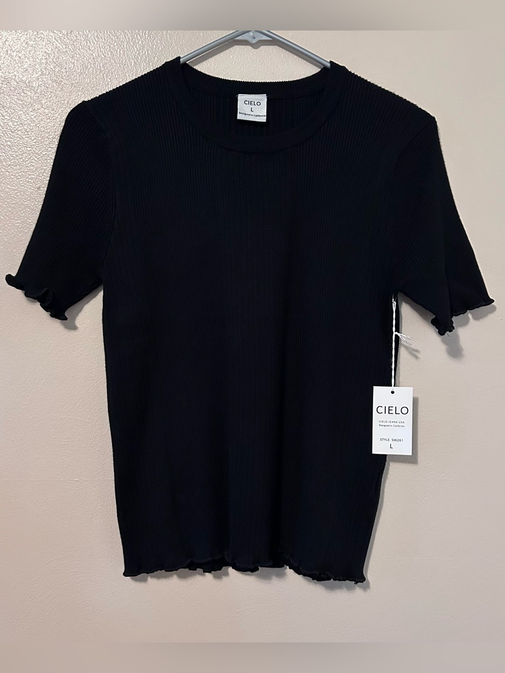 Cielo Black Ribbed Lettuce-Edge Short Sleeve Top